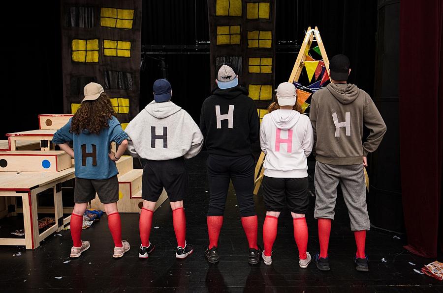 Kdo neskáče, není holub aneb Zobáky k sobě