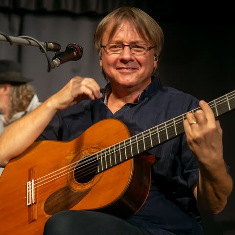 Jarda Hnízdil | ZRUŠENO, Písničkář a zakladatel folkové skupiny Spolektiv vystoupí na svém sólo koncertě v Café Bažantnice Jarda Hnízdil | ZRUŠENO, Písničkář a zakladatel folkové skupiny Spolektiv vystoupí na svém sólo koncertě v Café Bažantnice