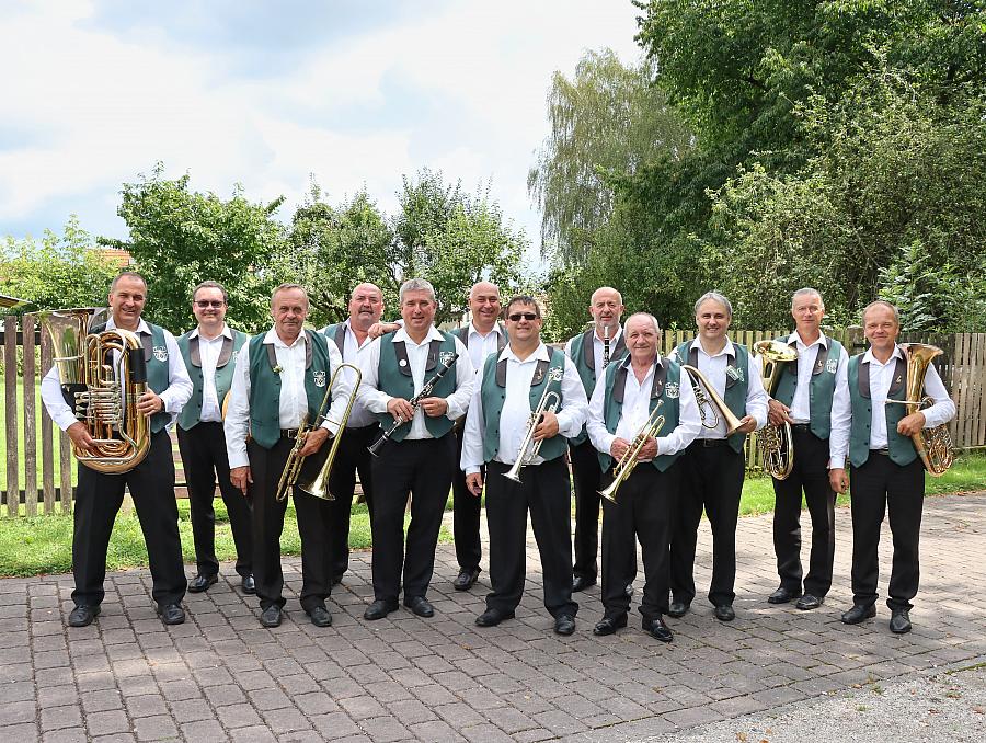 Babouci | oslava MDŽ, Přijďte oslavit Mezinárodní den žen s nejstarší jihočeskou dechovkou Babouci Babouci | oslava MDŽ, Přijďte oslavit Mezinárodní den žen s nejstarší jihočeskou dechovkou Babouci