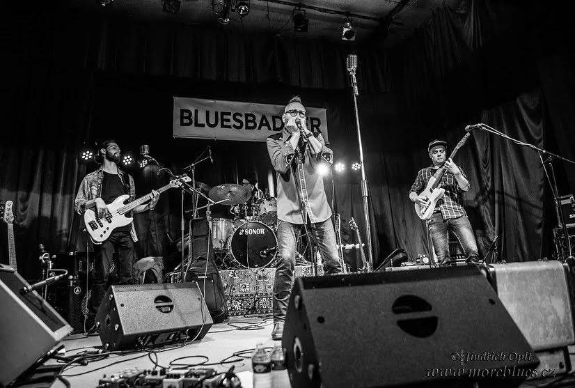 Charlie Slavík Revue