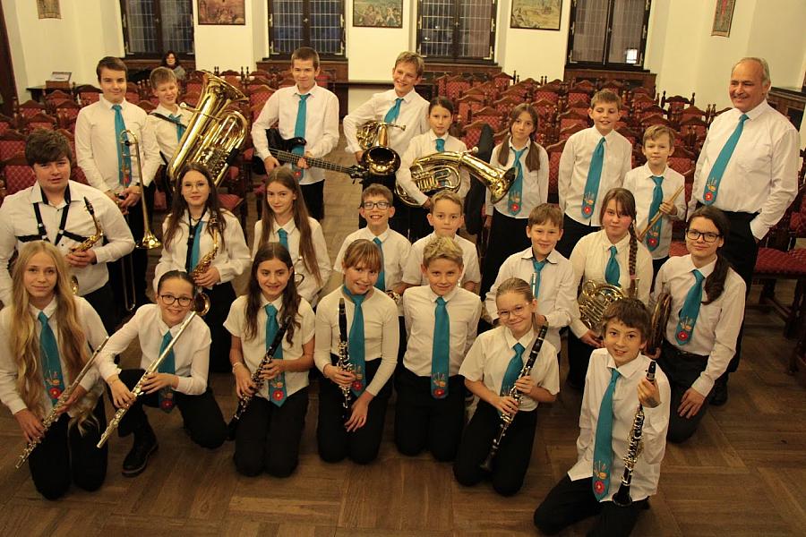 Jubilejní koncert k 60. výročí založení Dechového orchestru ZUŠ, Zazní filmové melodie i virtuózní sólové skladby Jubilejní koncert k 60. výročí založení Dechového orchestru ZUŠ, Zazní filmové melodie i virtuózní sólové skladby