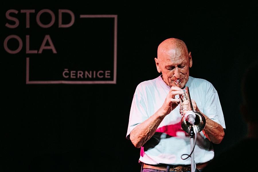 Jiří Šneider – Střípky ze Stodoly v&nbsp;Černici | výstava FotoKrumlov